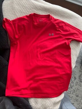 Under Armour Men’s Bright Red Short-Sleeve Performance Tee